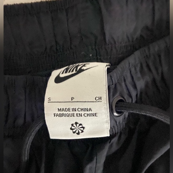 Nike Windbreaker pants - Picture 3 of 3